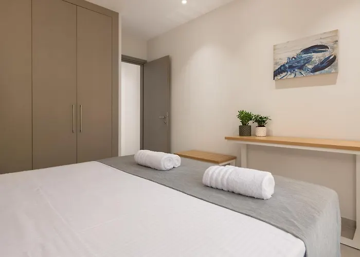 Stylish Rhodes With Prime Location - L & C Escape