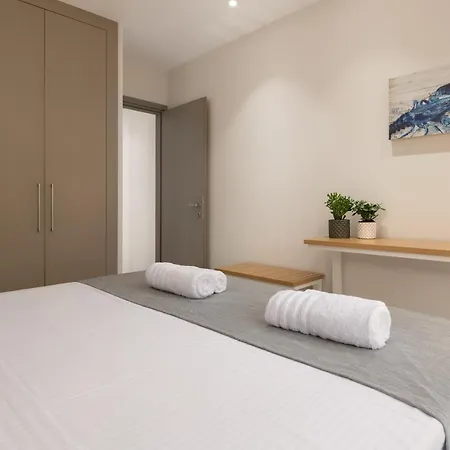 Stylish Rhodes With Prime Location - L & C Escape